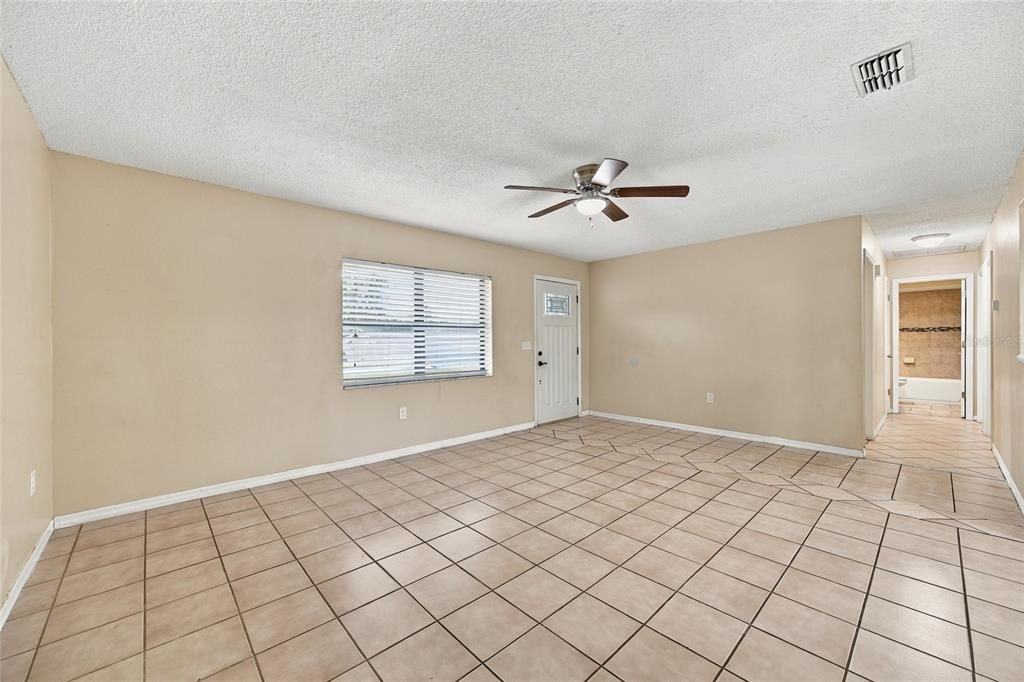 For Sale: $274,900 (3 beds, 2 baths, 1230 Square Feet)