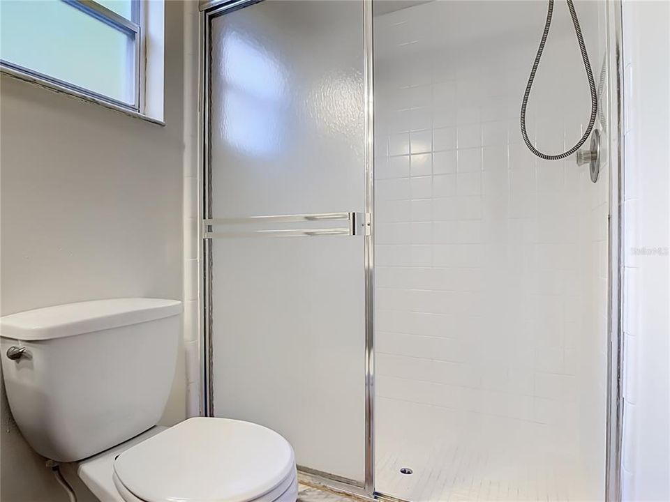 На продажу: $239,900 (2 спален, 2 ванн, 1214 Квадратных фут)