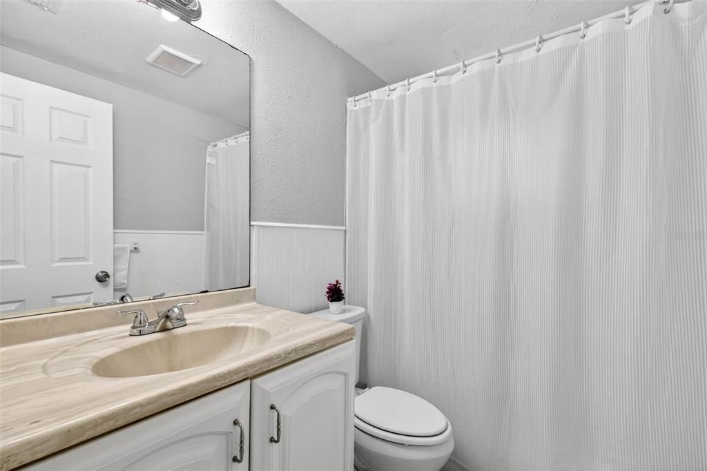 В аренду: $1,395 (3 спален, 1 ванн, 1000 Квадратных фут)