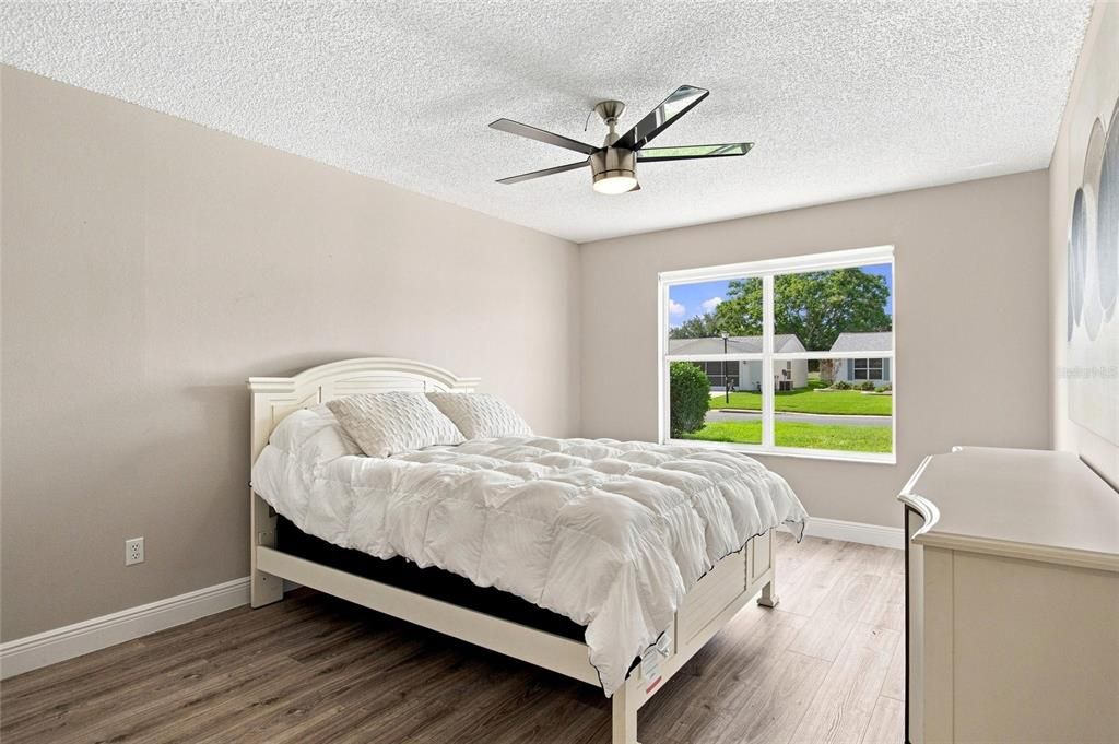 For Sale: $330,000 (2 beds, 2 baths, 1415 Square Feet)