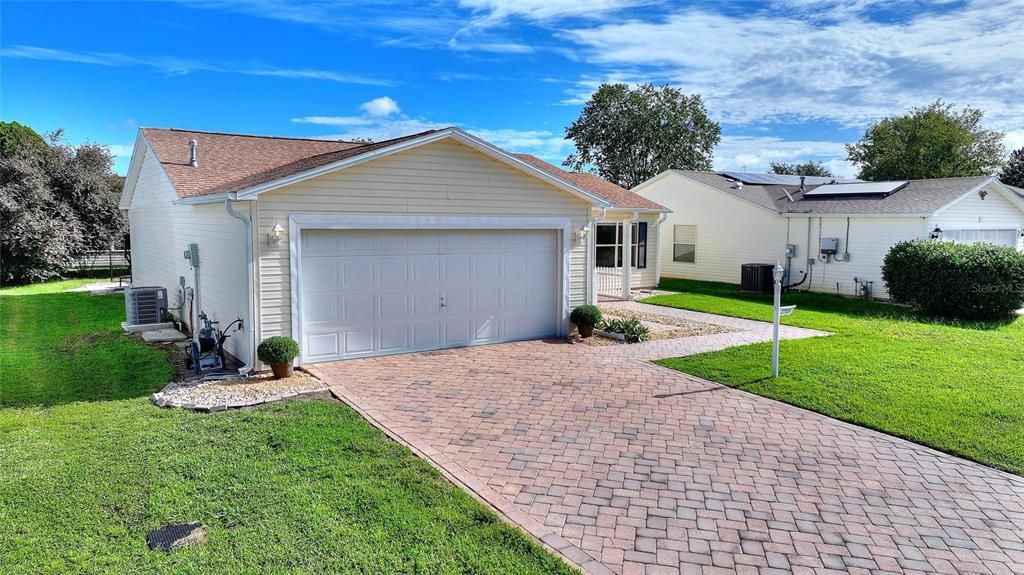For Sale: $330,000 (2 beds, 2 baths, 1415 Square Feet)