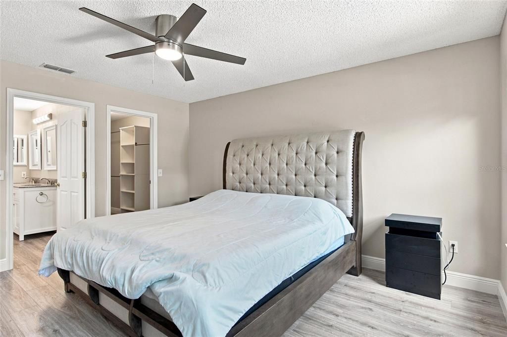 For Sale: $330,000 (2 beds, 2 baths, 1415 Square Feet)