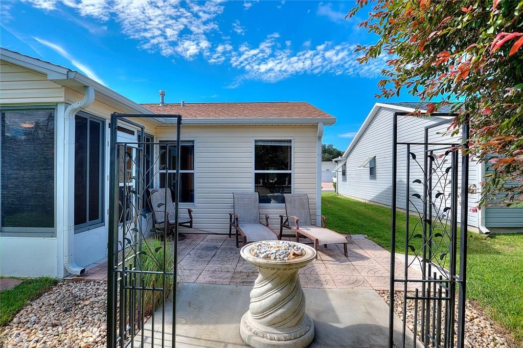 For Sale: $330,000 (2 beds, 2 baths, 1415 Square Feet)
