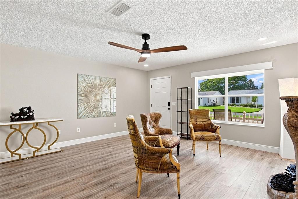For Sale: $330,000 (2 beds, 2 baths, 1415 Square Feet)