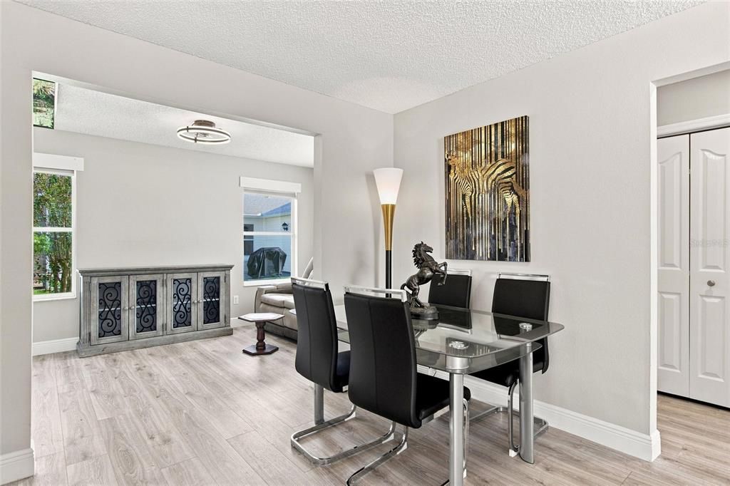For Sale: $330,000 (2 beds, 2 baths, 1415 Square Feet)