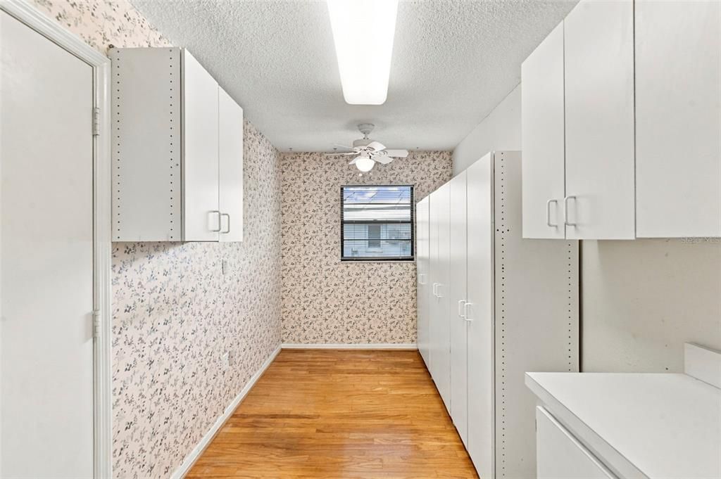 合同活跃: $206,990 (2 贝兹, 2 浴室, 1756 平方英尺)