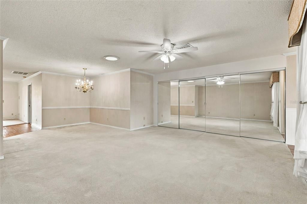 合同活跃: $206,990 (2 贝兹, 2 浴室, 1756 平方英尺)