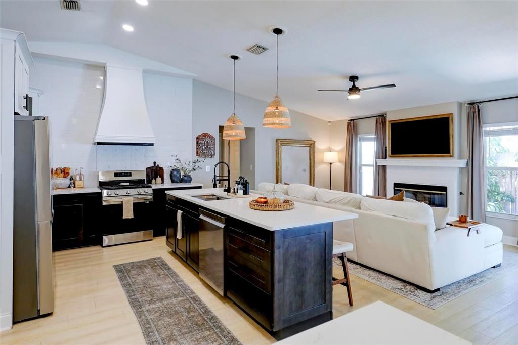 For Sale: $499,000 (3 beds, 2 baths, 1684 Square Feet)