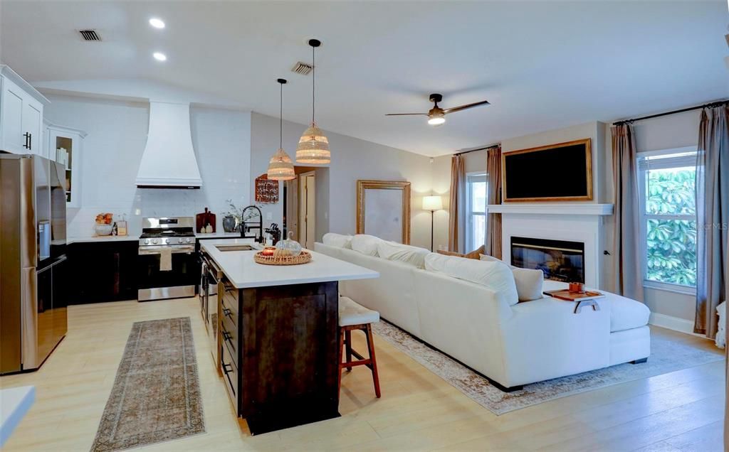 For Sale: $499,000 (3 beds, 2 baths, 1684 Square Feet)