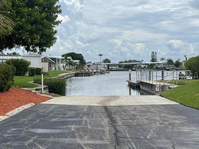 For Sale: $39,999 (117.26 acres)