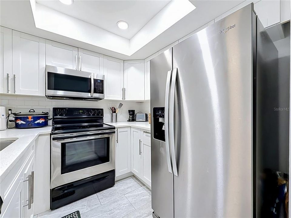 На продажу: $170,000 (2 спален, 1 ванн, 828 Квадратных фут)