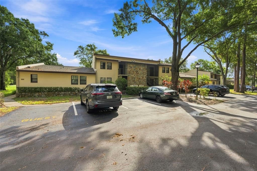 For Sale: $180,000 (2 beds, 2 baths, 950 Square Feet)