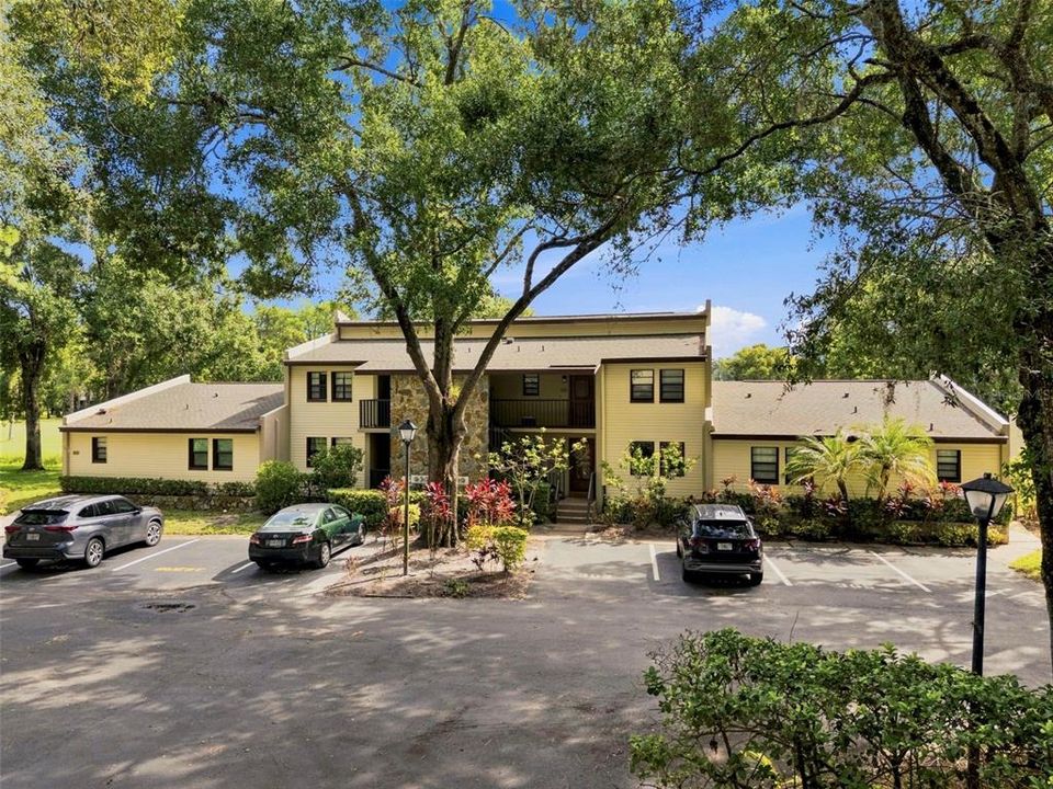 For Sale: $180,000 (2 beds, 2 baths, 950 Square Feet)