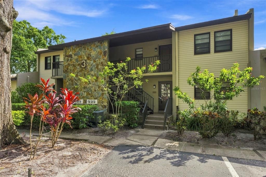 For Sale: $180,000 (2 beds, 2 baths, 950 Square Feet)