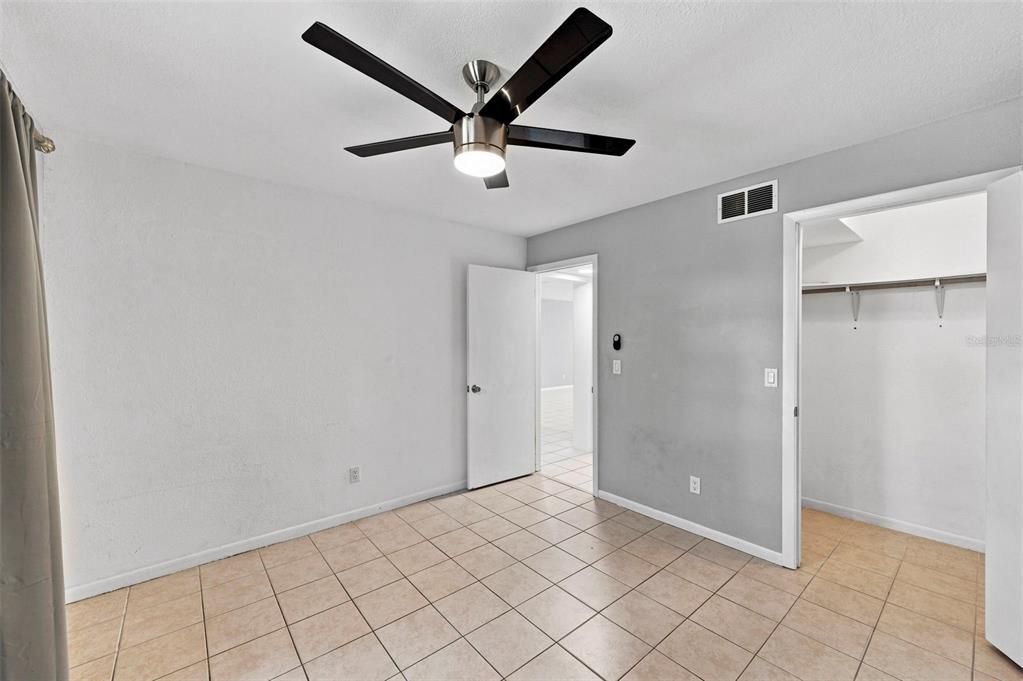 For Sale: $180,000 (2 beds, 2 baths, 950 Square Feet)