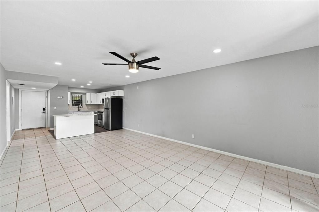 For Sale: $180,000 (2 beds, 2 baths, 950 Square Feet)