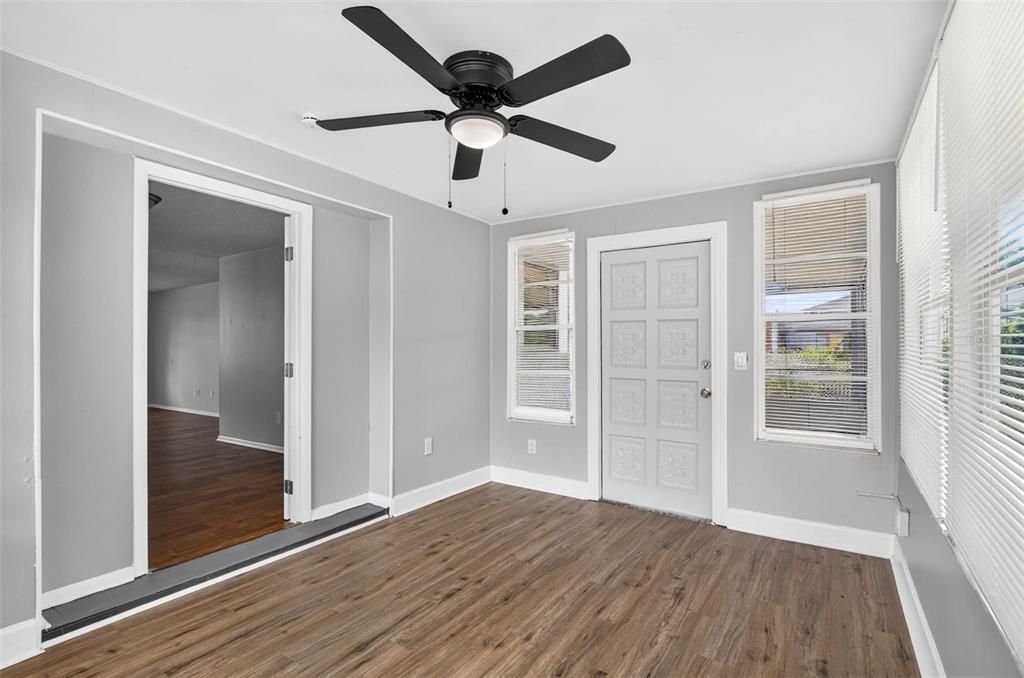 For Rent: $1,750 (3 beds, 2 baths, 1120 Square Feet)