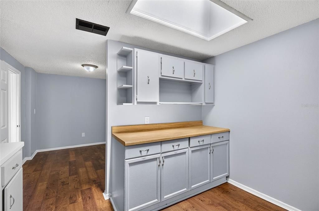 For Rent: $1,750 (3 beds, 2 baths, 1120 Square Feet)