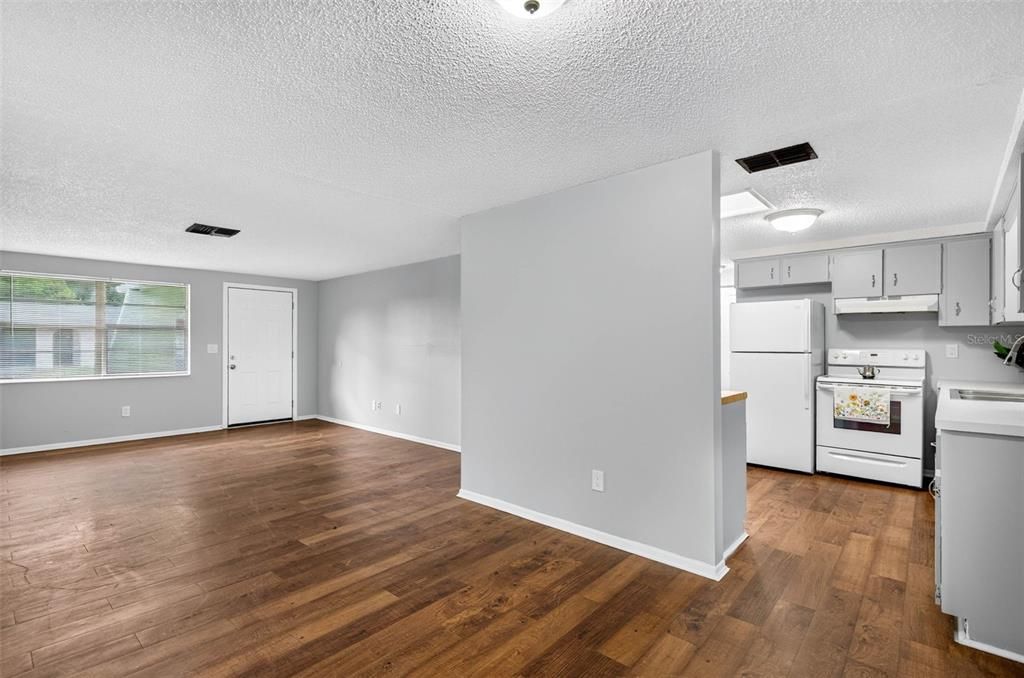 For Rent: $1,750 (3 beds, 2 baths, 1120 Square Feet)