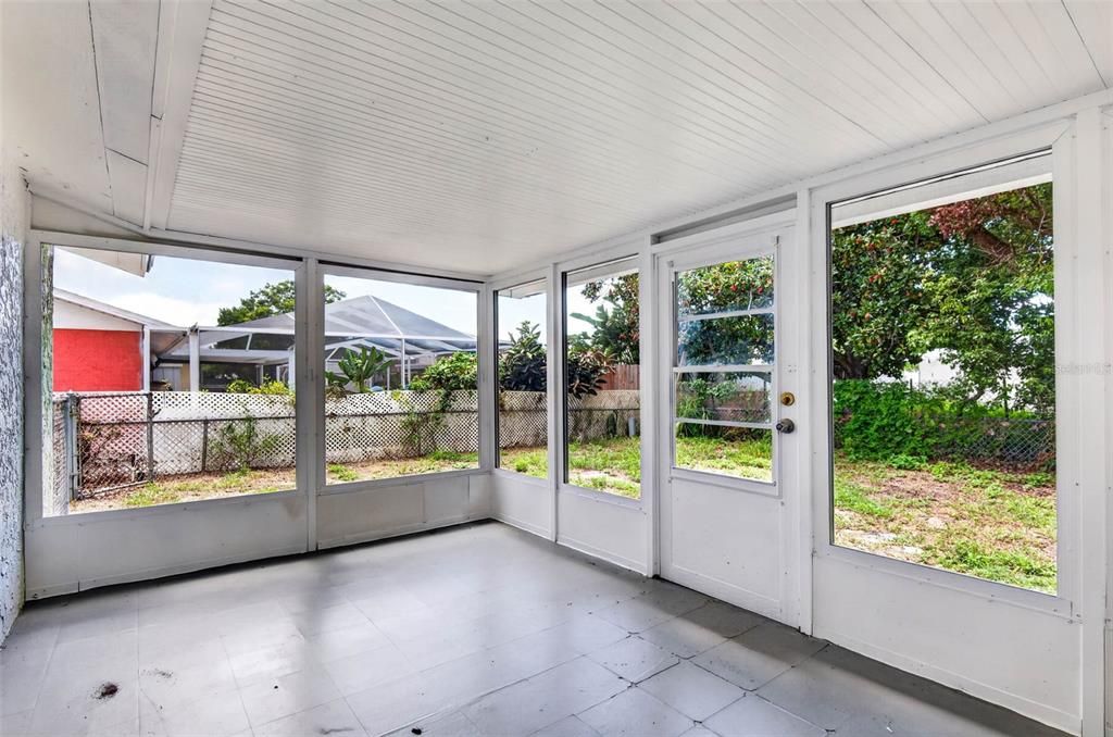 For Rent: $1,750 (3 beds, 2 baths, 1120 Square Feet)