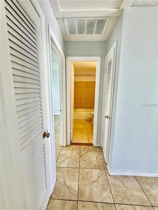 В аренду: $1,600 (2 спален, 1 ванн, 891 Квадратных фут)