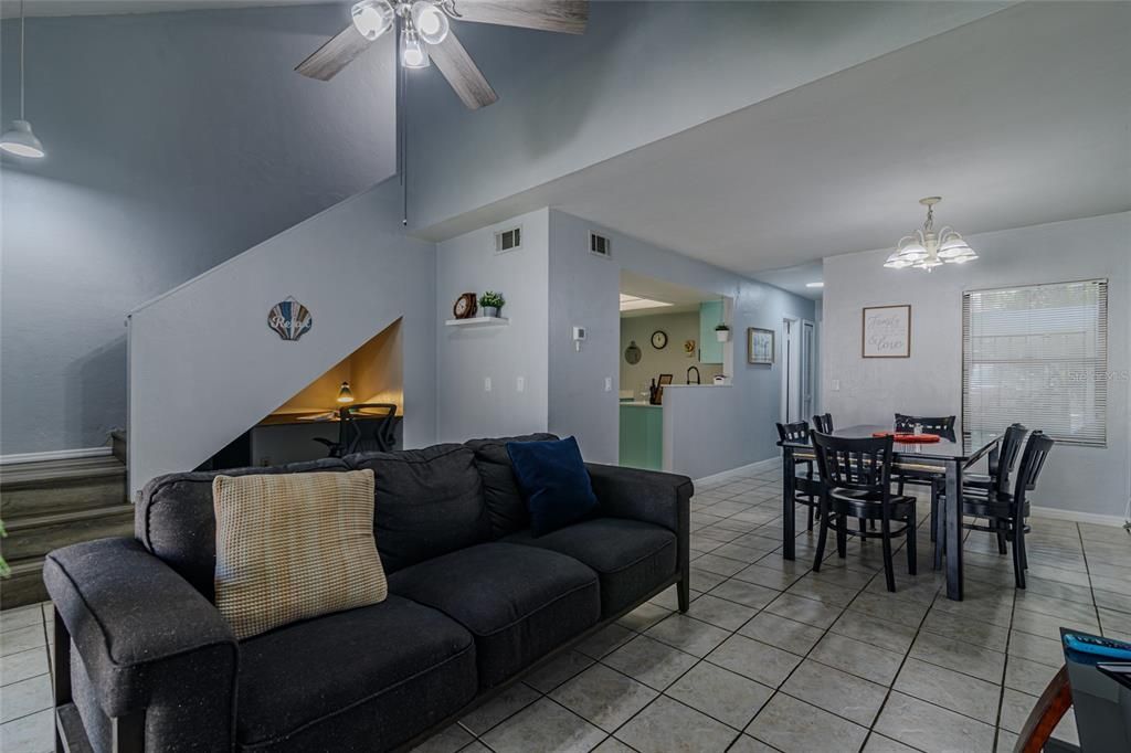 En Venta: $182,000 (2 camas, 2 baños, 1070 Pies cuadrados)