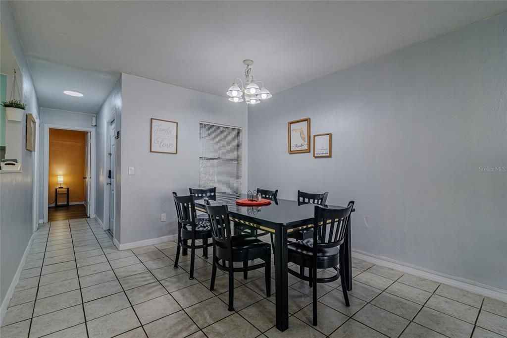 En Venta: $182,000 (2 camas, 2 baños, 1070 Pies cuadrados)