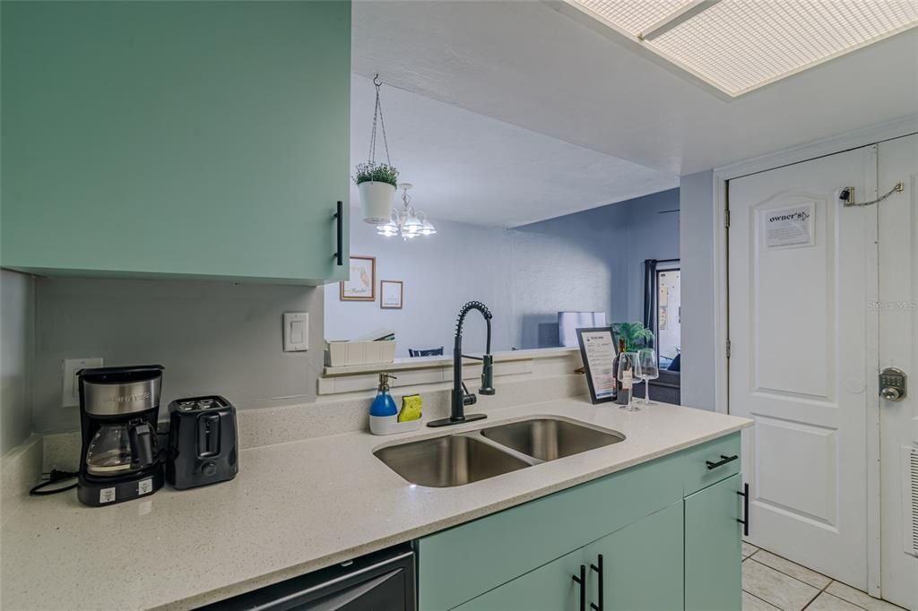 En Venta: $182,000 (2 camas, 2 baños, 1070 Pies cuadrados)