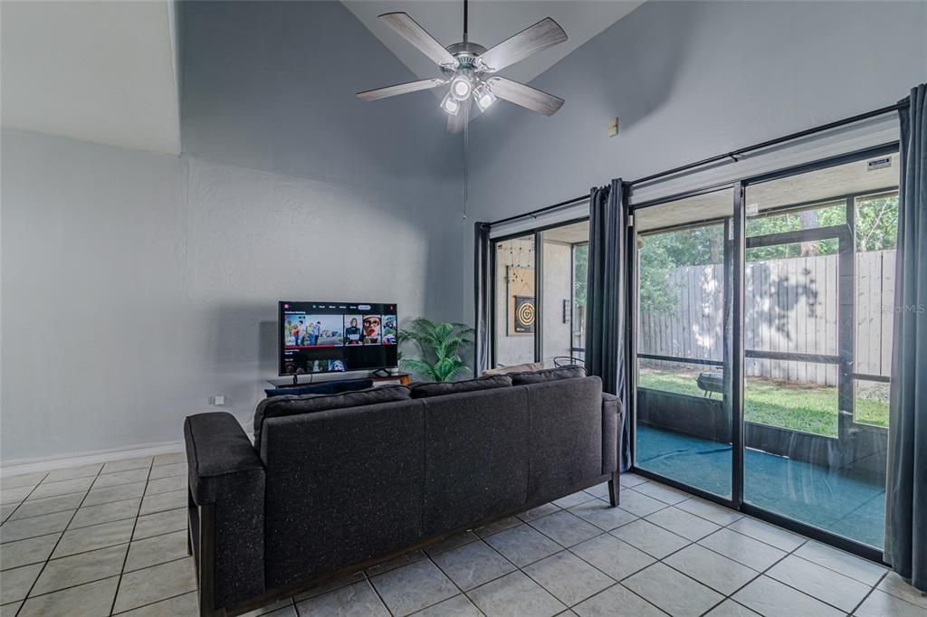 En Venta: $182,000 (2 camas, 2 baños, 1070 Pies cuadrados)