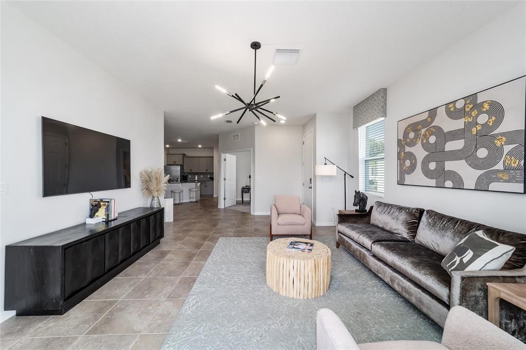 For Rent: $2,550 (3 beds, 2 baths, 1565 Square Feet)