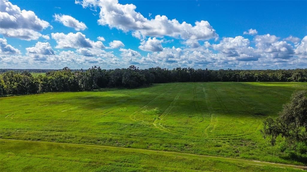 На продажу: $1,199,000 (15.52 acres)