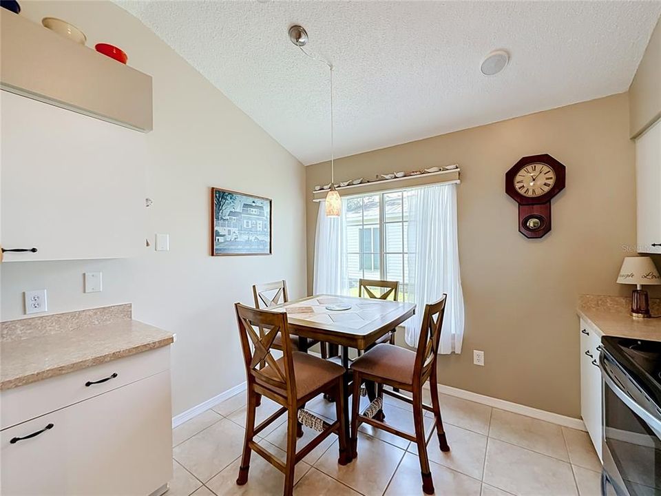 For Sale: $239,750 (2 beds, 2 baths, 1100 Square Feet)