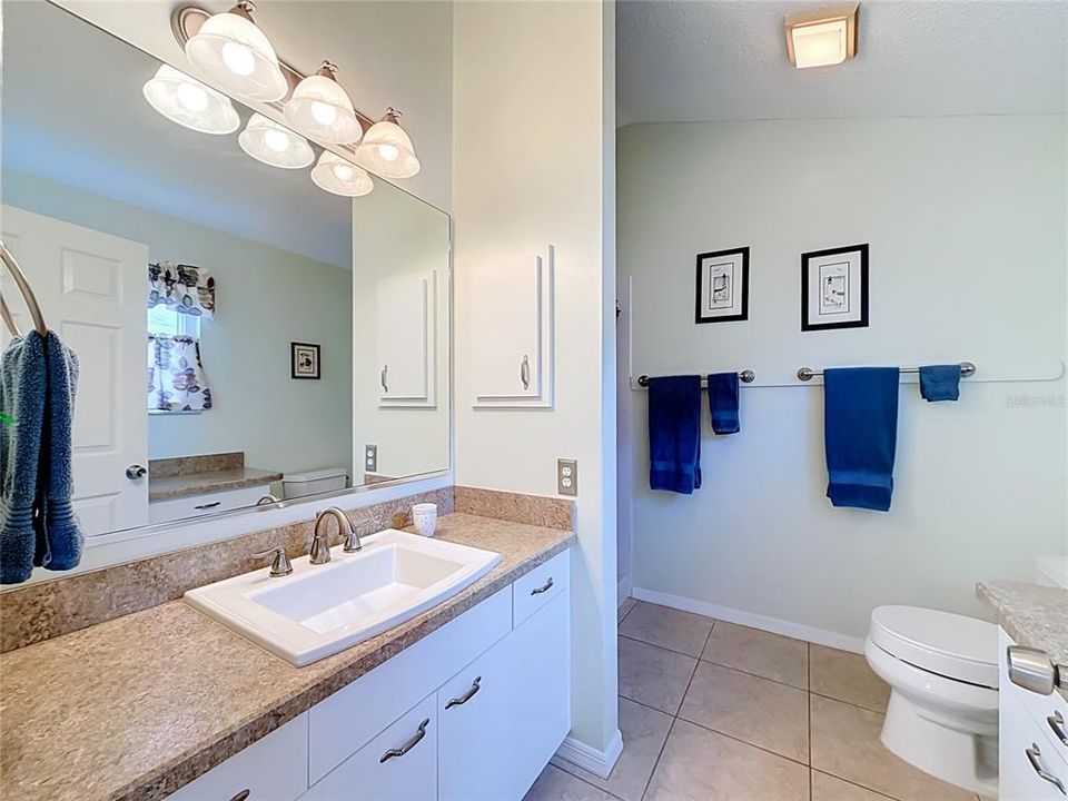 For Sale: $239,750 (2 beds, 2 baths, 1100 Square Feet)