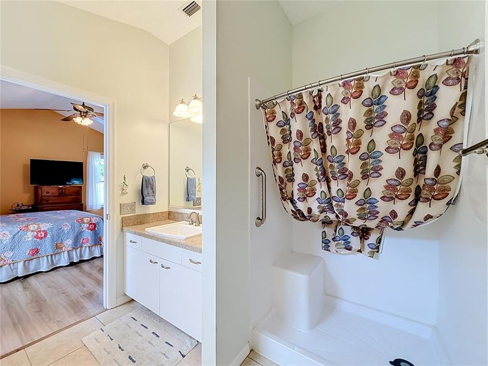 For Sale: $239,750 (2 beds, 2 baths, 1100 Square Feet)