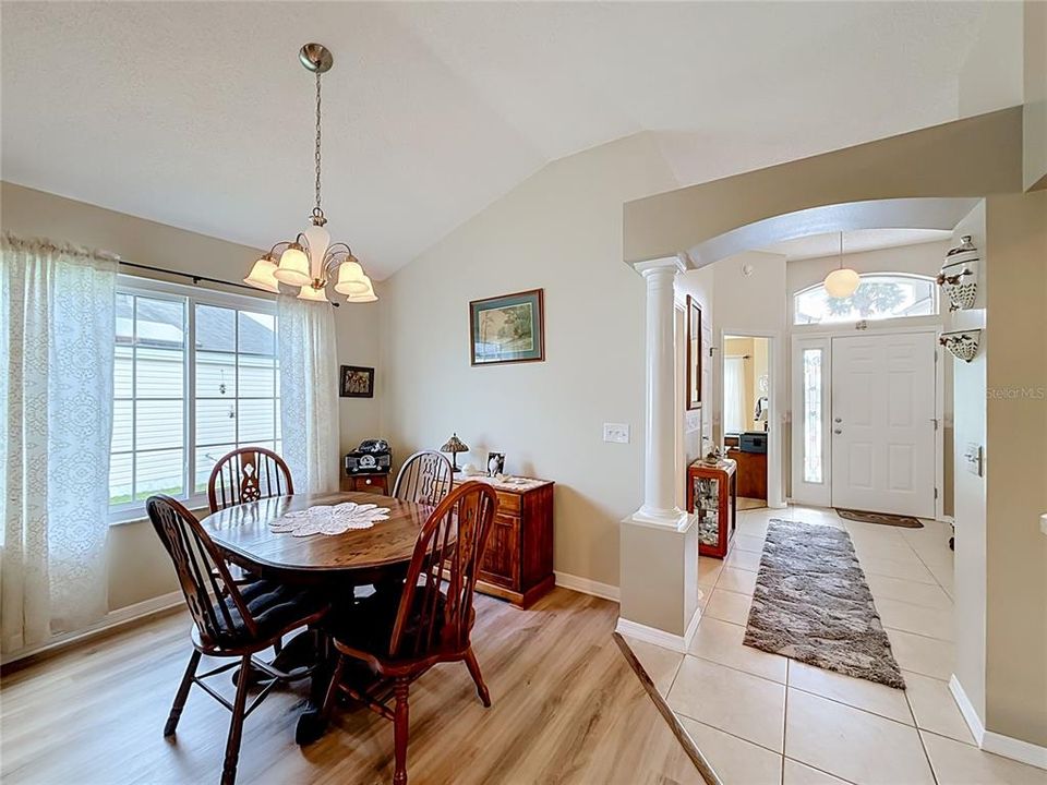 For Sale: $239,750 (2 beds, 2 baths, 1100 Square Feet)