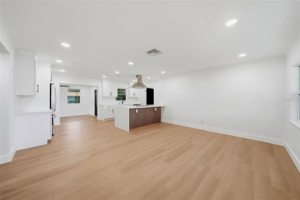 En Venta: $415,000 (3 camas, 2 baños, 1530 Pies cuadrados)