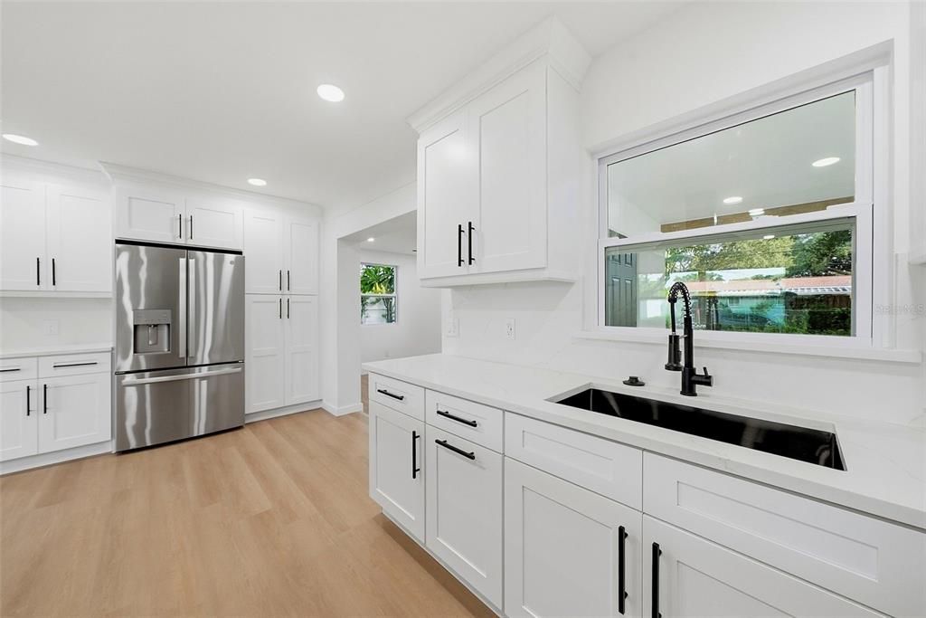 En Venta: $415,000 (3 camas, 2 baños, 1530 Pies cuadrados)
