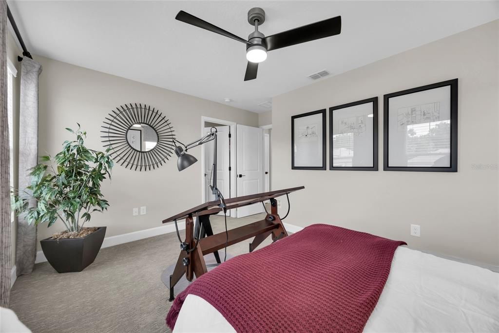 En Venta: $638,990 (4 camas, 3 baños, 3214 Pies cuadrados)