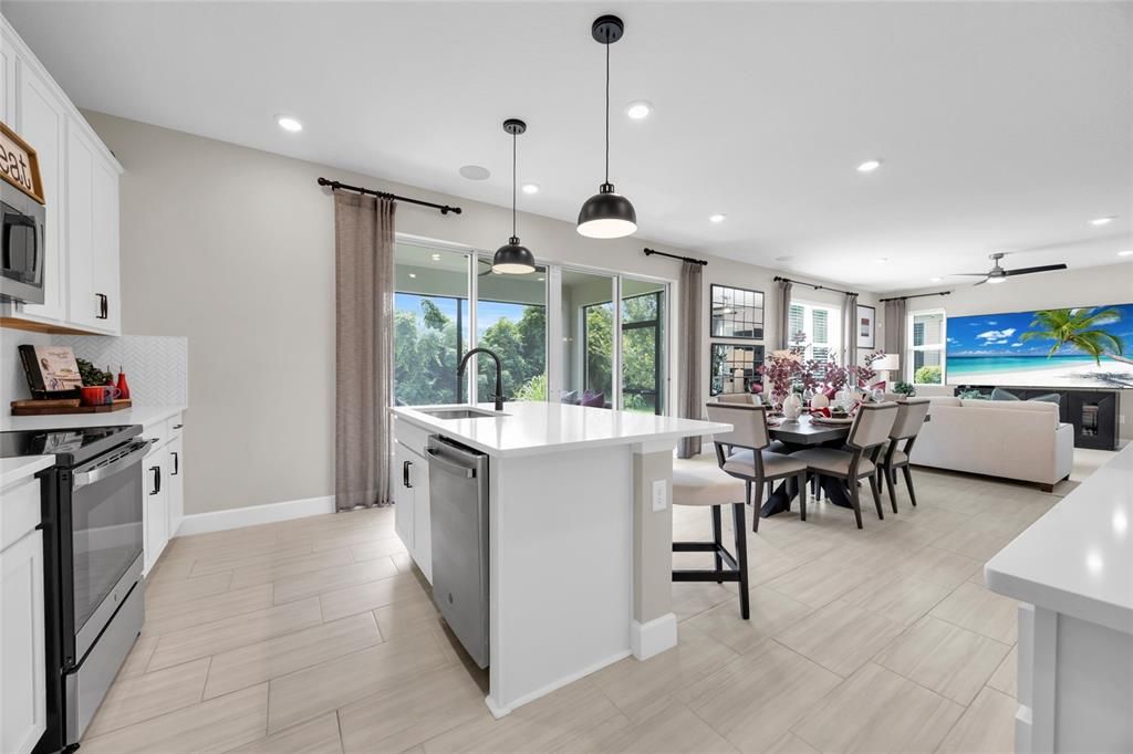 En Venta: $638,990 (4 camas, 3 baños, 3214 Pies cuadrados)