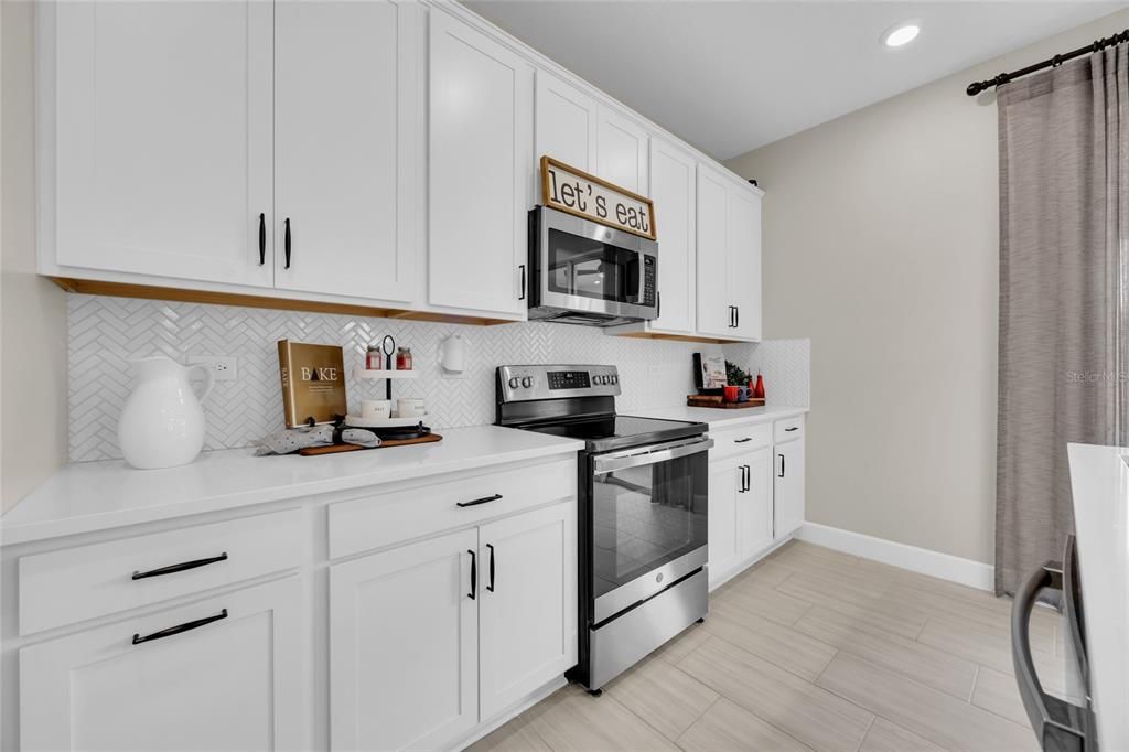 En Venta: $638,990 (4 camas, 3 baños, 3214 Pies cuadrados)