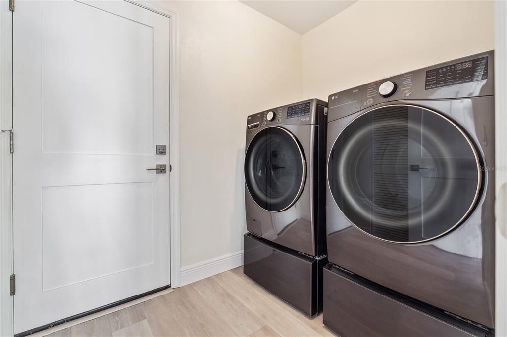 В аренду: $6,700 (3 спален, 3 ванн, 2173 Квадратных фут)
