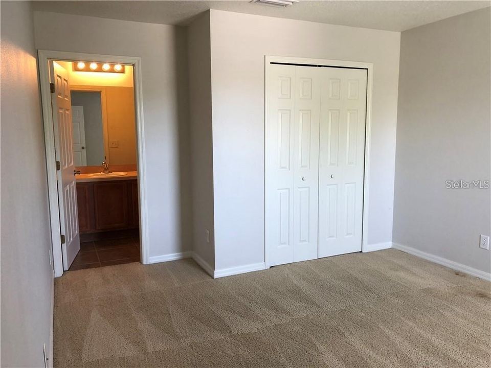 En Venta: $365,000 (4 camas, 3 baños, 2759 Pies cuadrados)