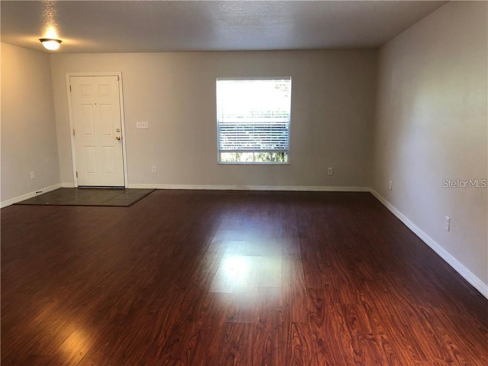 En Venta: $365,000 (4 camas, 3 baños, 2759 Pies cuadrados)