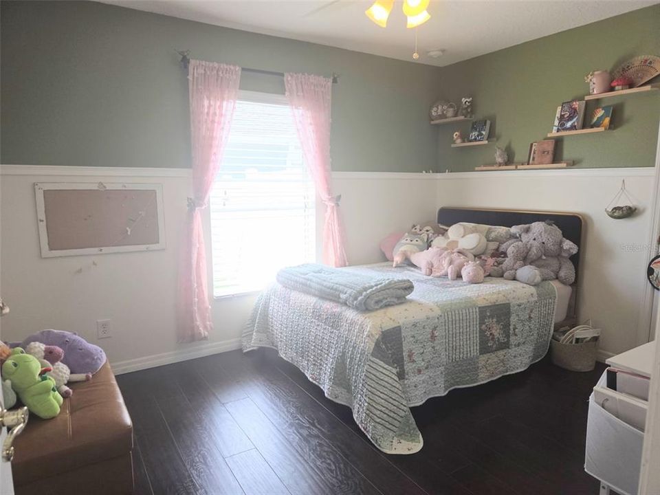 En Venta: $405,000 (4 camas, 2 baños, 1934 Pies cuadrados)