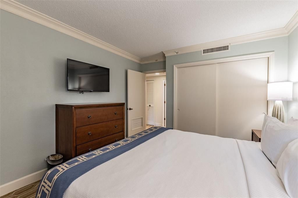 For Sale: $499,900 (2 beds, 2 baths, 1660 Square Feet)