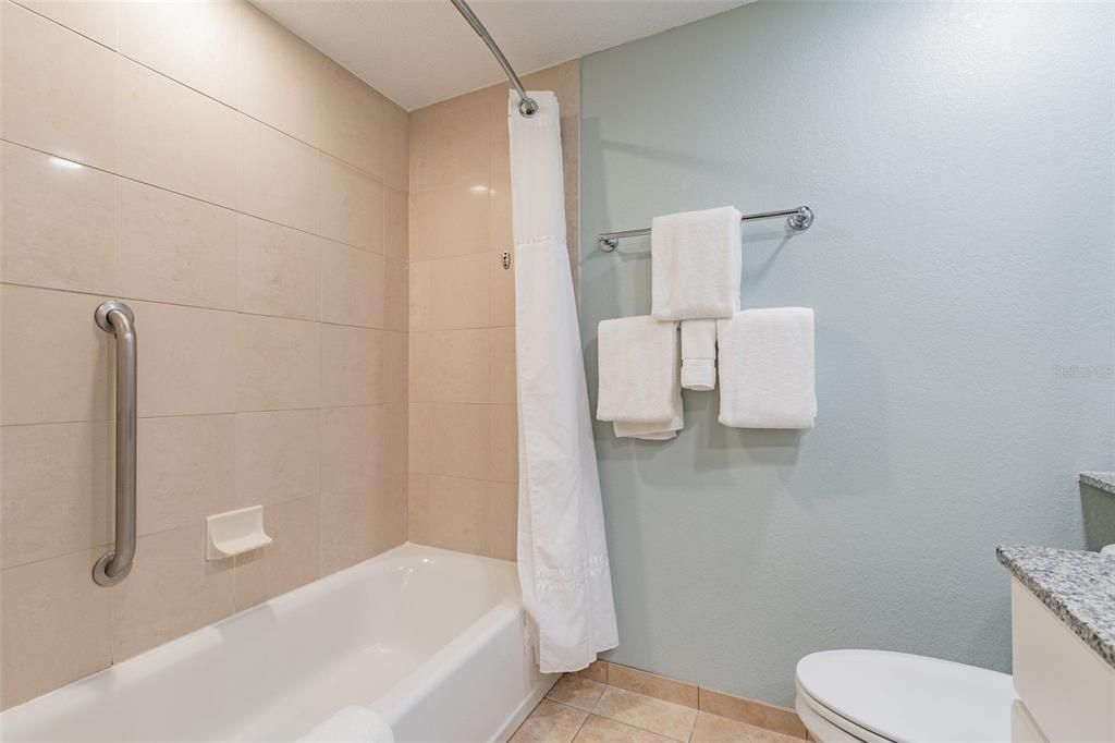 For Sale: $499,900 (2 beds, 2 baths, 1660 Square Feet)