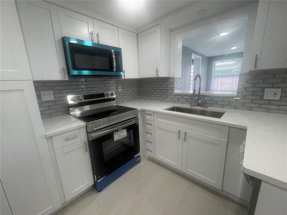 En Venta: $325,000 (3 camas, 2 baños, 1450 Pies cuadrados)