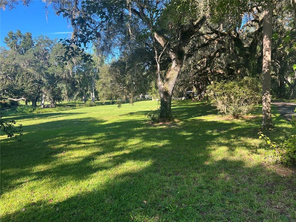 For Sale: $99,500 (3 beds, 2 baths, 784 Square Feet)