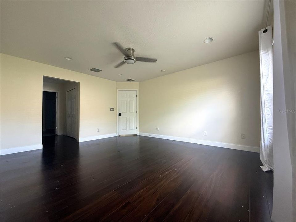 For Rent: $2,600 (4 beds, 3 baths, 2759 Square Feet)