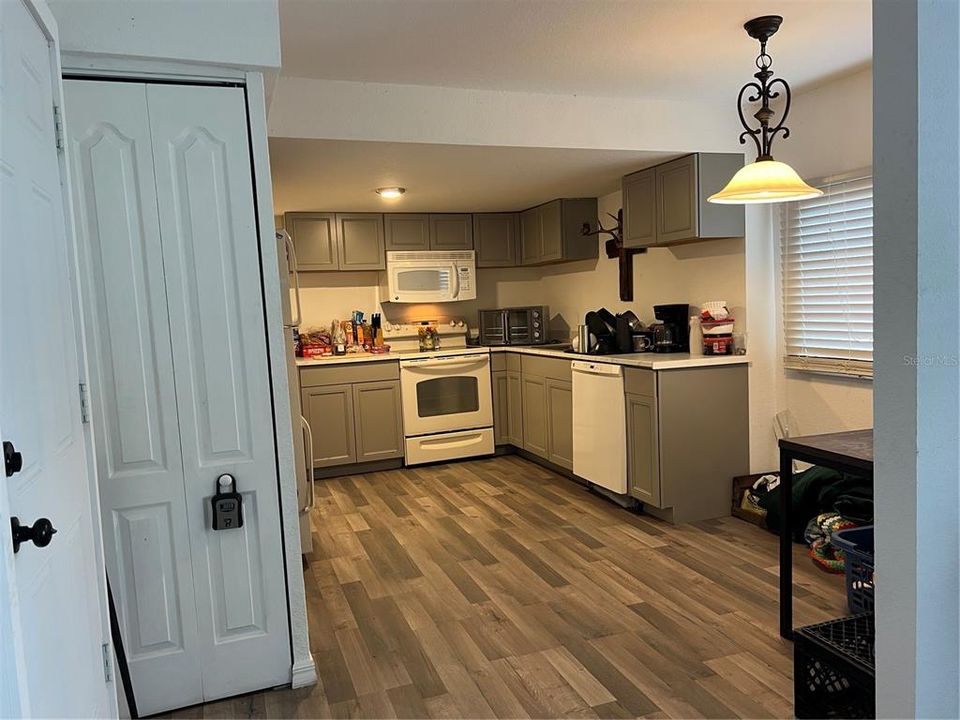 For Sale: $113,000 (3 beds, 2 baths, 822 Square Feet)